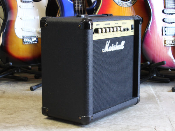 年代のは割には綺麗かと思いますmarshall g 15 r cd 良品 - アンプ