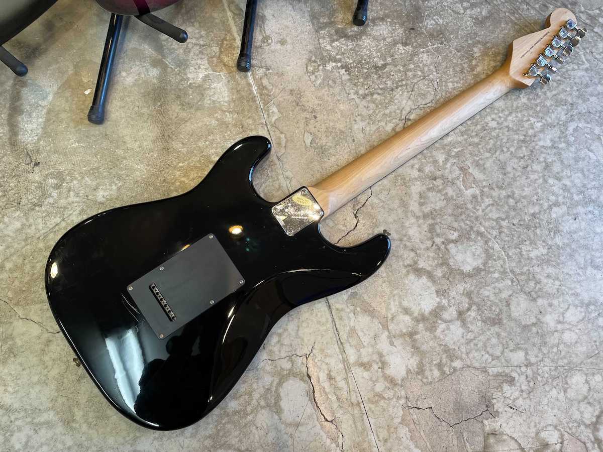 中古】Mavis ST-200 BK/MR ストラトキャスタータイプ ブラック 