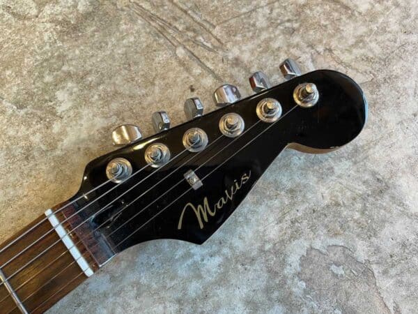 中古】Mavis ST-200 BK/MR ストラトキャスタータイプ ブラック 