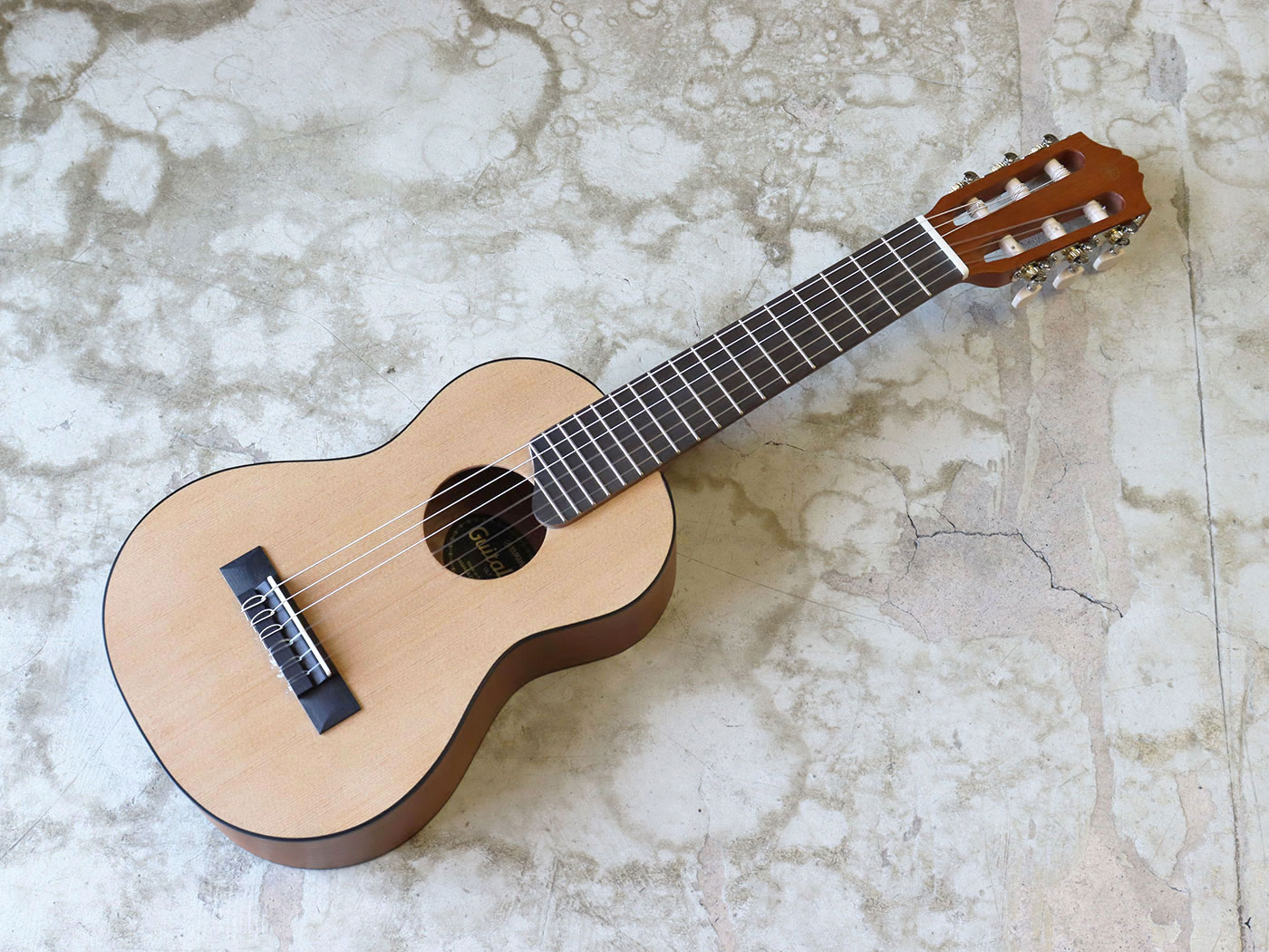 美品 YAMAHA Guitalele GL-1【新品弦交換・メンテナンス済み】