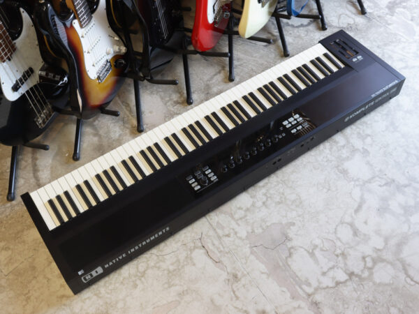 【中古】Native Instruments Komplete Kontrol S88 MIDIキーボード ピアノタッチ 88鍵