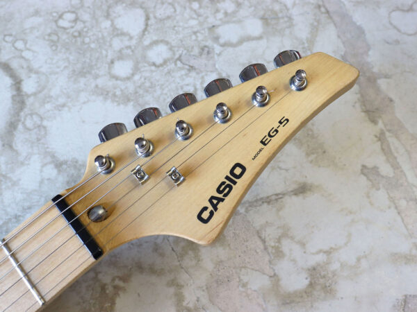 超激得通販CASIOエレキングカシオ EG-5 スピーカー内蔵エレキギター ギター