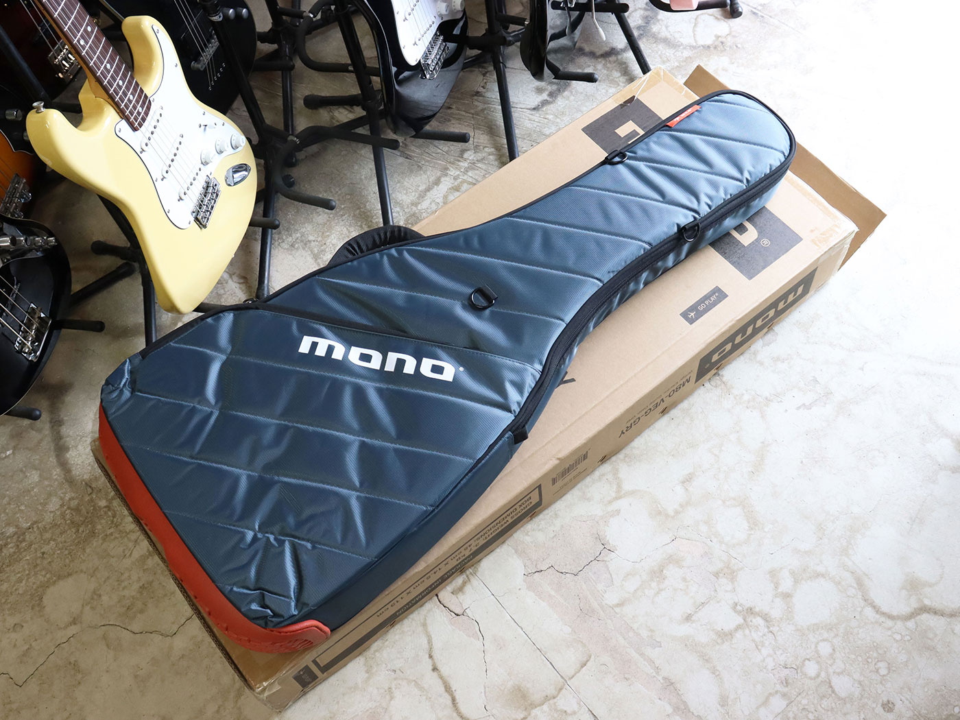 【美品】MONO CASE M80 アコースティックギター用ギグバッグ