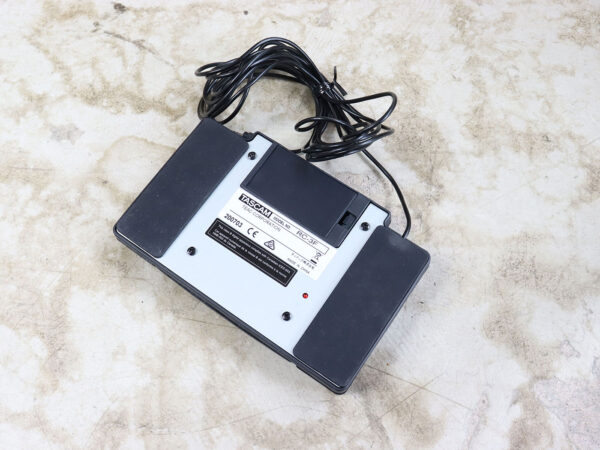 【中古・美品】TASCAM RC-3F フットペダル - 画像 (4)