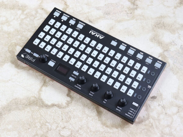 【中古】AKAI FIRE FL Studio専用ハードウェアコントローラー - 画像 (2)