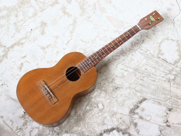 【中古】Harmony Balitone Ukulele バリトンウクレレ