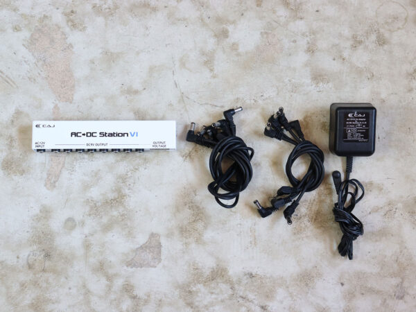 【中古】CUSTOM AUDIO JAPAN (CAJ) AC/DC Station VI パワーサプライ