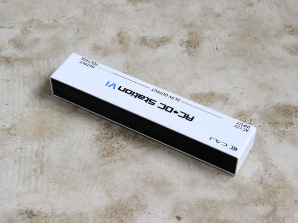 【中古】CUSTOM AUDIO JAPAN (CAJ) AC/DC Station VI パワーサプライ - 画像 (3)