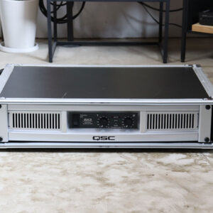 【中古】QSC GX3 ステレオ・パワーアンプ 8Ω300W ラックケース付属