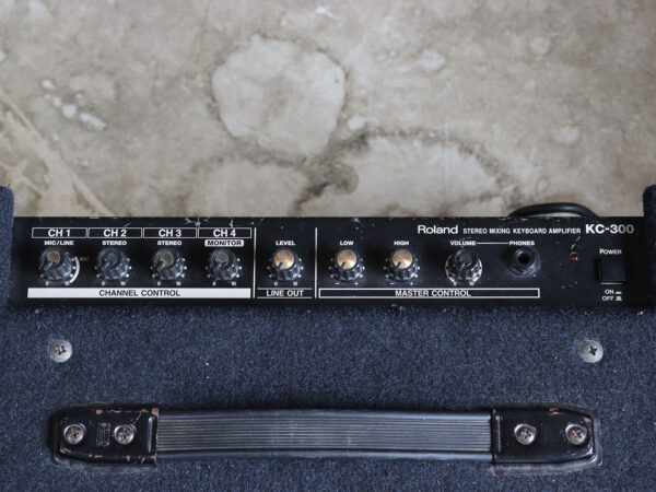 【中古】Roland KC-300 キーボードアンプ - 画像 (3)