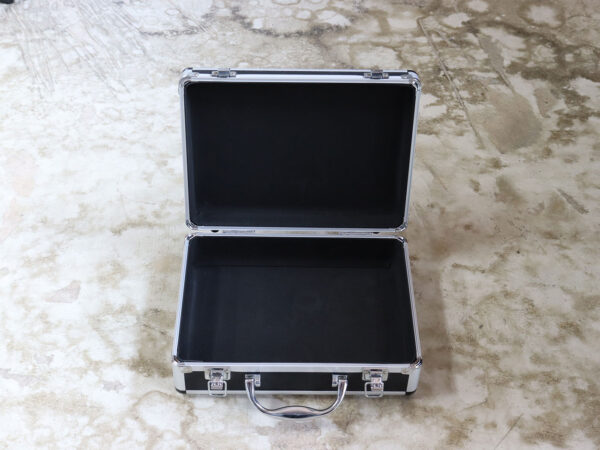 【中古・現状渡し】AKG マイクハードケース - 画像 (3)