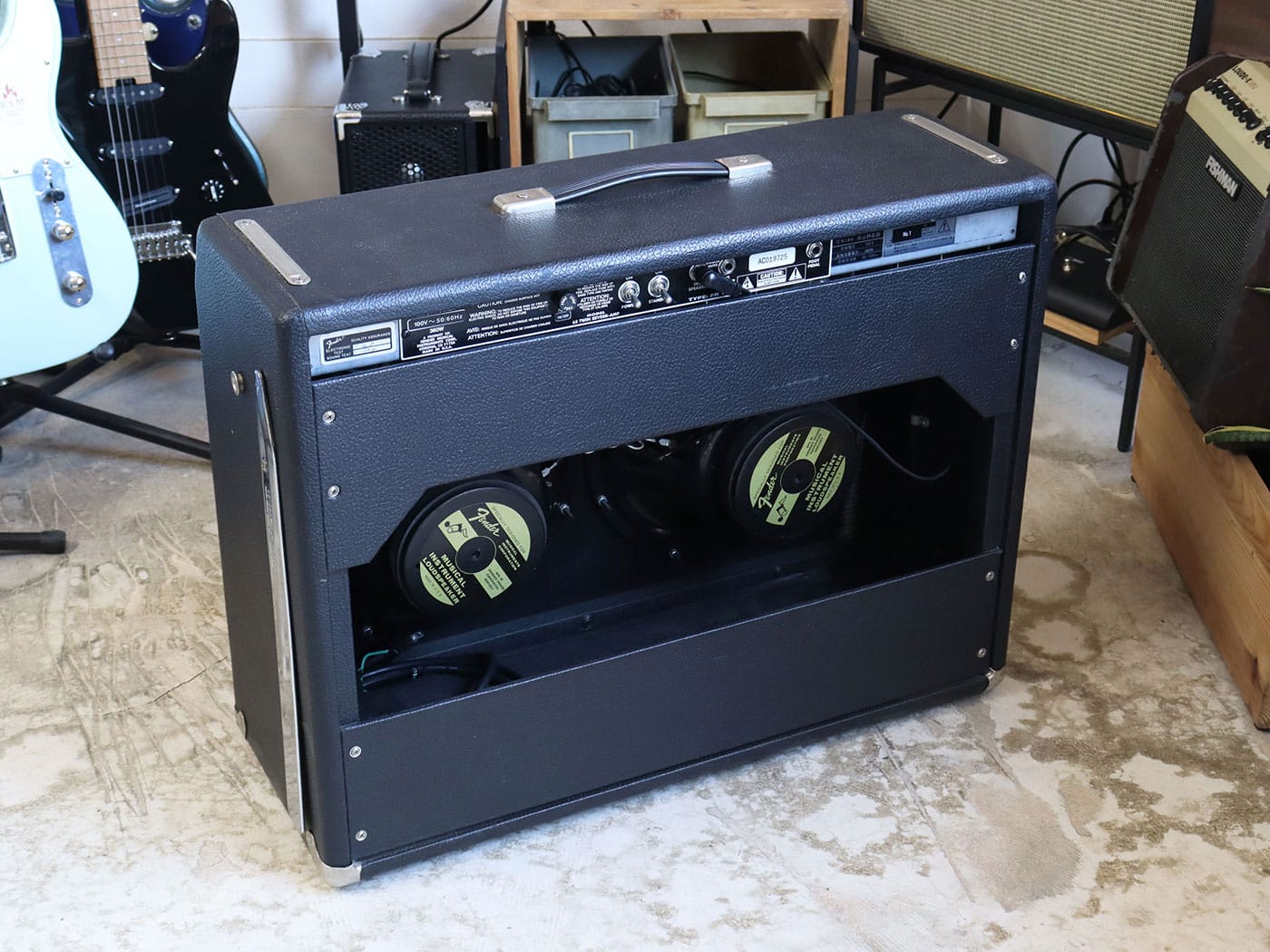 【中古・ジャンク】Fender Twin Reverb ギターコンボアンプ - 画像 (2)