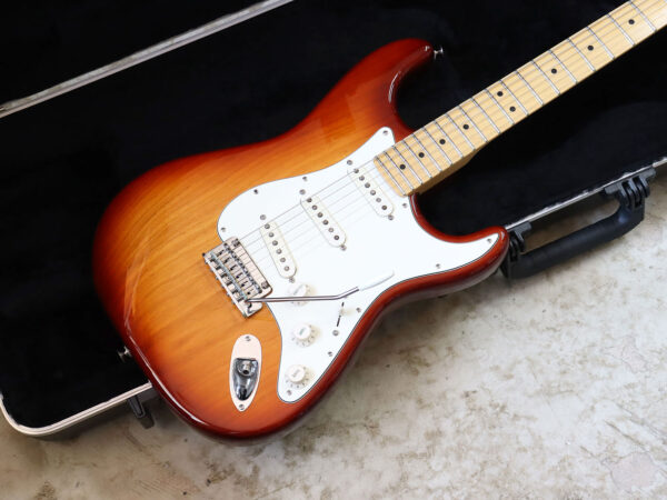【中古】Fender USA American Standard Stratocaster Upgrade SSB/M 2012年製 - 画像 (2)