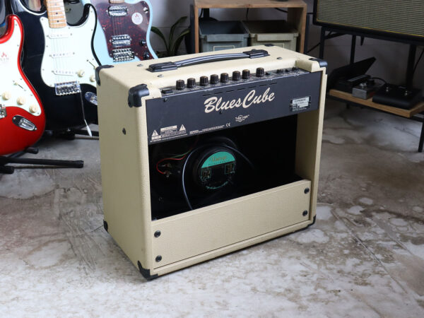 【中古】Roland BC-30 BluesCube ギターアンプ - 画像 (2)