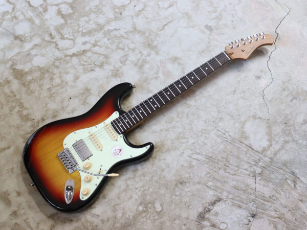 【中古】Bacchus BST-2-RSM/R 3TS ストラトタイプ