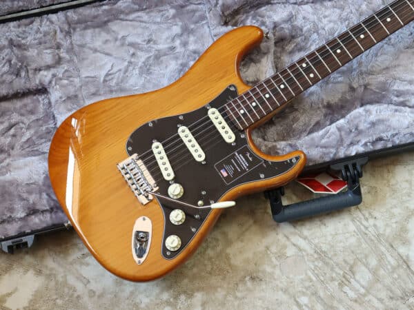 【中古・美品】Fender American Professional II Stratocaster Natural 2021年製 - 画像 (2)