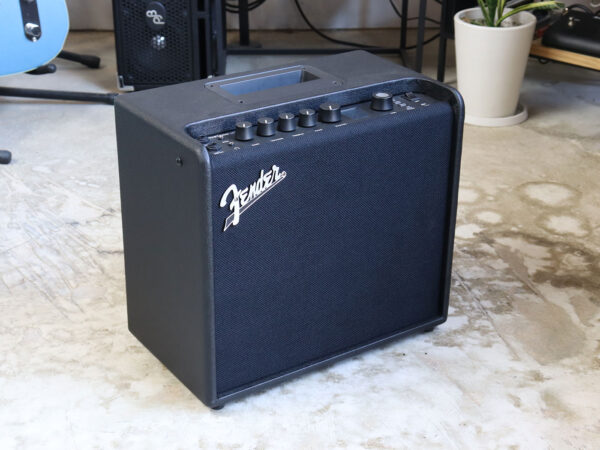【中古・美品】Fender mustang LT25 ギターアンプ