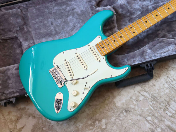 【中古・美品】Fender American Professional II Stratocaster Miami Blue 2021年製 - 画像 (2)
