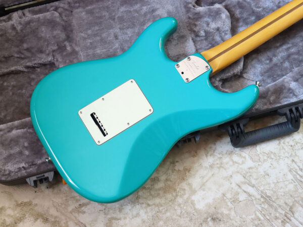 【中古・美品】Fender American Professional II Stratocaster Miami Blue 2021年製 - 画像 (4)
