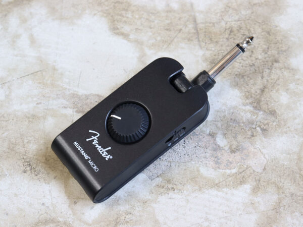 【中古・美品】Fender Mustang Micro パーソナルギターアンプ - 画像 (2)
