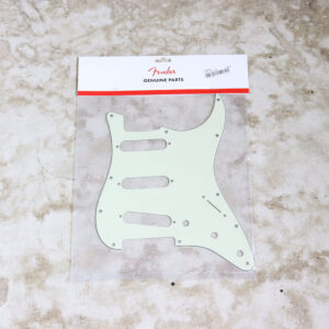 【中古・新品同様】Fender 11-Hole Modern-Style Stratocaster S/S/S Pickguards Mint Green