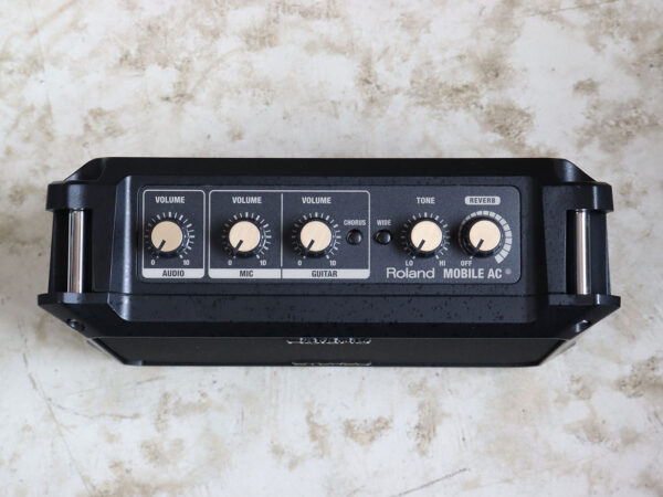【中古】Roland Mobile AC ポータブルアコースティックアンプ 専用キャリングケース付属 CB-MBC1 - 画像 (4)