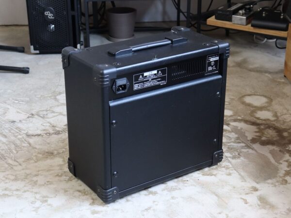 【中古】Louis LGA-15 15W ギターアンプ - 画像 (2)