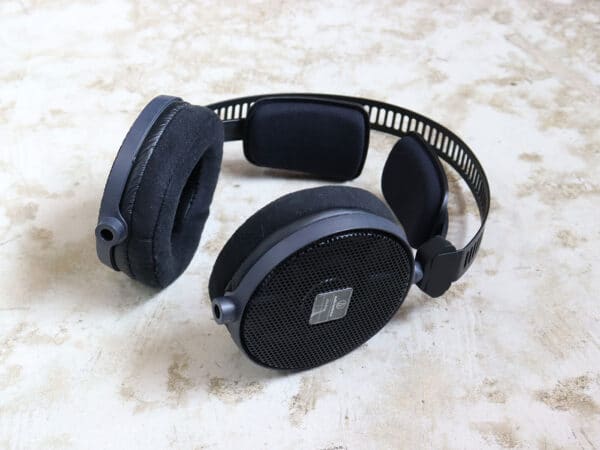 【中古】audio-technica ATH-R70x 開放型モニターヘッドホン - 画像 (2)