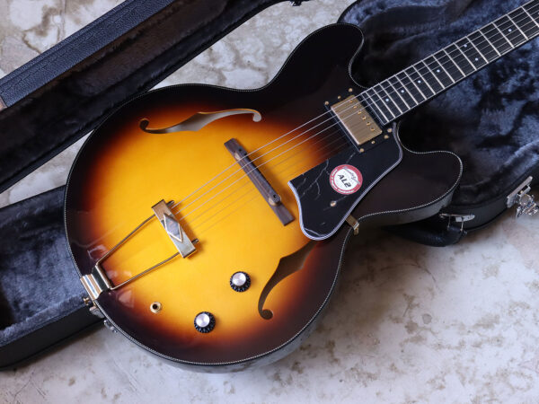【中古・美品】Seventy Seven Guitars EXRUBATO-ONE Sunburst - 画像 (2)