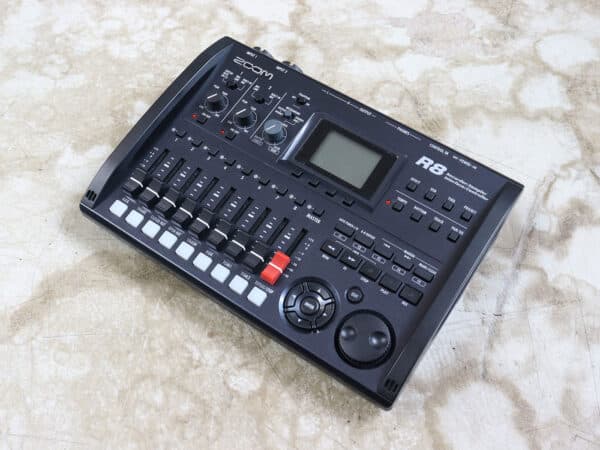 【中古】ZOOM R8 マルチトラックレコーダー