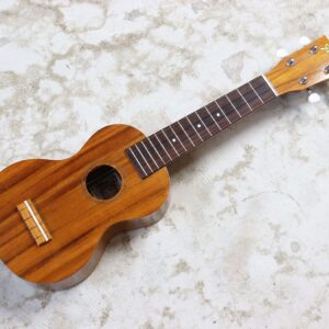 Alternative view of 【中古】Famous FS-5G ソプラノウクレレ