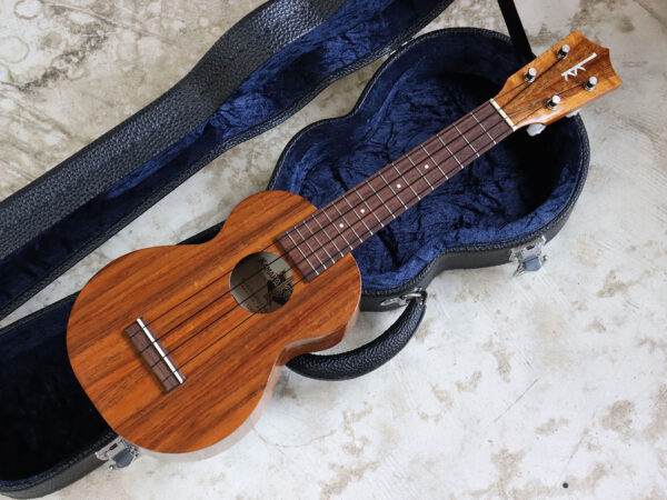 【中古・美品】KAMAKA HF-1 ソプラノウクレレ