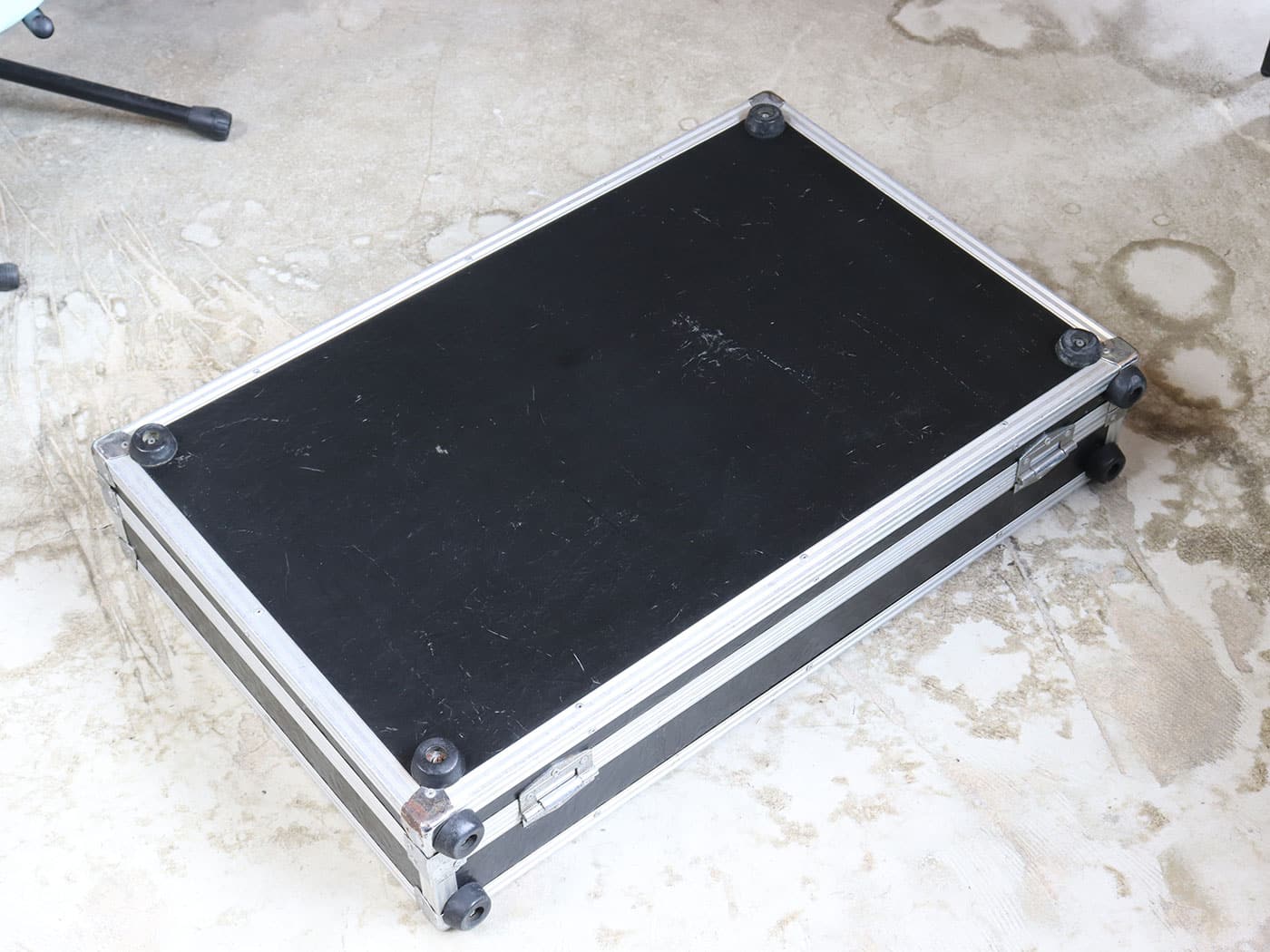 【中古】メーカー不明 エフェクターボード 外寸 W66.5cm×D43cm×H13cm - 画像 (2)