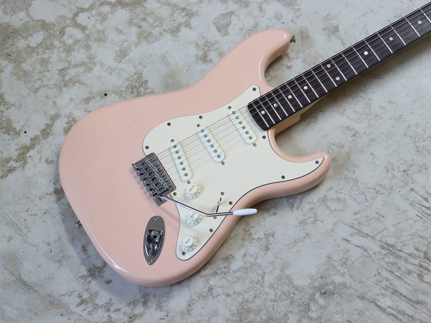 【中古】Squier Affinity Strat Shell Pink ストラトキャスター - 画像 (2)