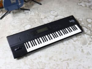 【中古・現状渡し】KORG 01/W FD ワークステーションシンセサイザー