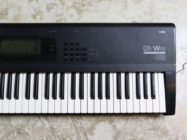 中古・現状渡し】KORG 01/W FD ワークステーションシンセサイザー