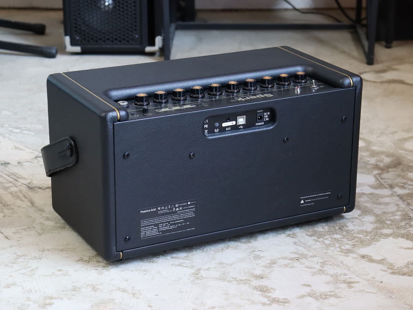 【中古・美品】Positive Grid Spark 40 ギターコンボアンプ - 画像 (3)