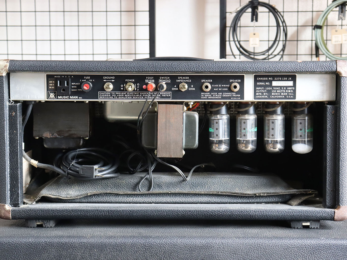 【中古】Musicman HD130 CAB Set ギタースタックアンプ フットスイッチ付属 - 画像 (4)