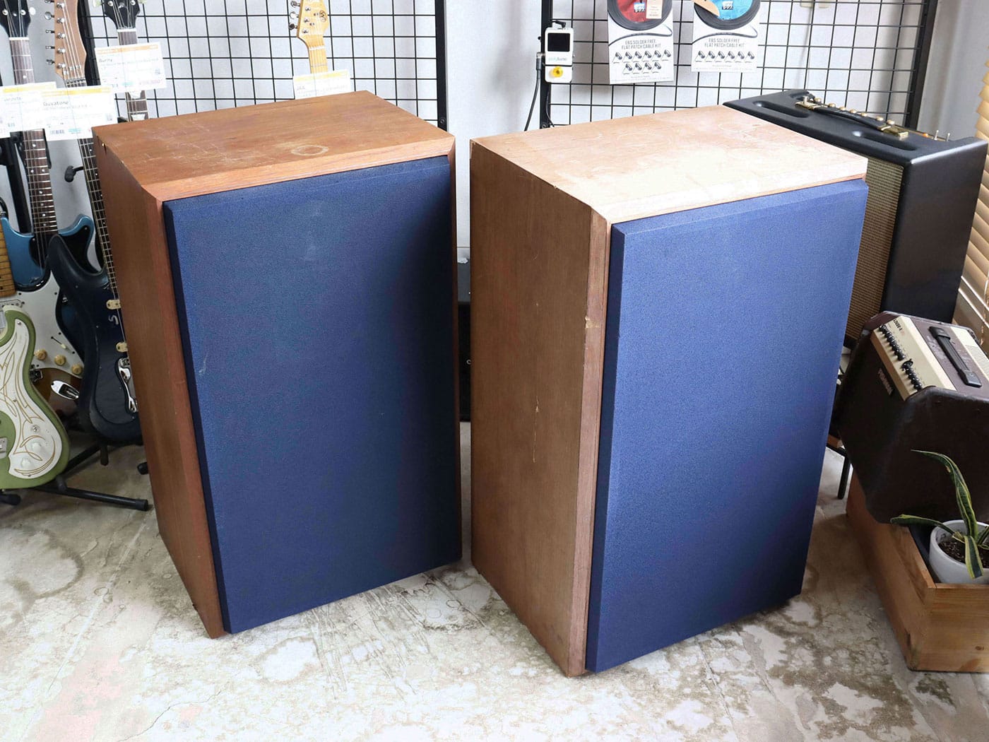 【中古】ハンドメイドオーディオスピーカー 桜の木使用 (幅50 奥行き40 高さ90 cm)