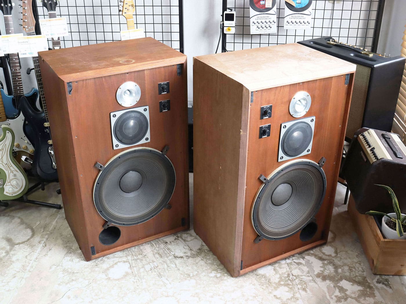 【中古】ハンドメイドオーディオスピーカー 桜の木使用 (幅50 奥行き40 高さ90 cm) - 画像 (2)