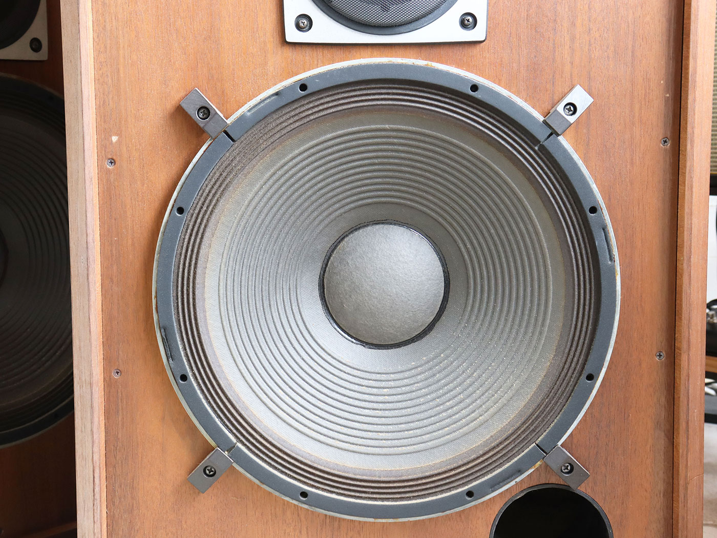 【中古】ハンドメイドオーディオスピーカー 桜の木使用 (幅50 奥行き40 高さ90 cm) - 画像 (11)