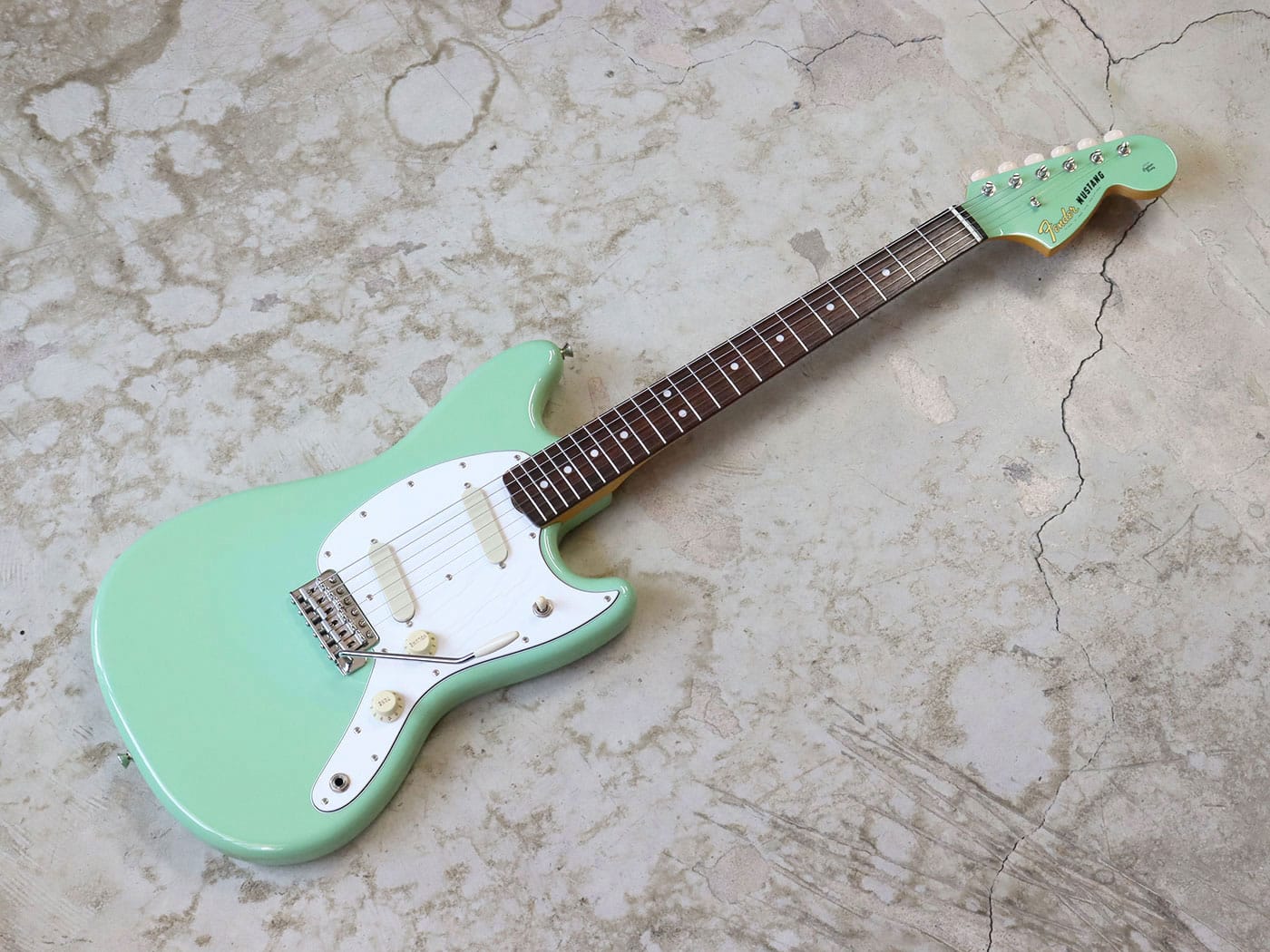 【中古】Fender Japan Char Mustang Zicca Limited Model ムスタング 青磁色
