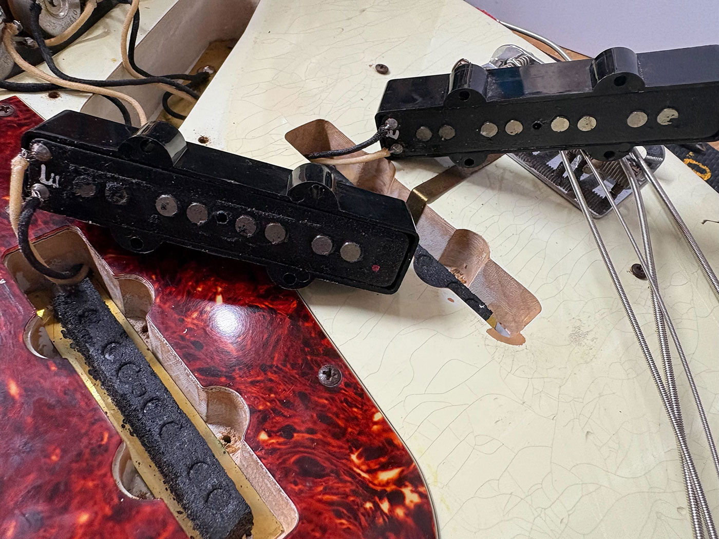 【中古】Fender Custom Shop 64J-BASS RELIC OWT 2001年製 - 画像 (10)