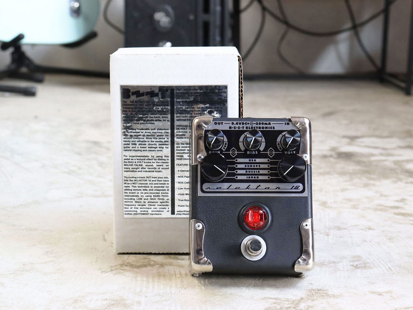 【中古・美品】BZZT ELECTRONICS SELEKTER16 ファズ