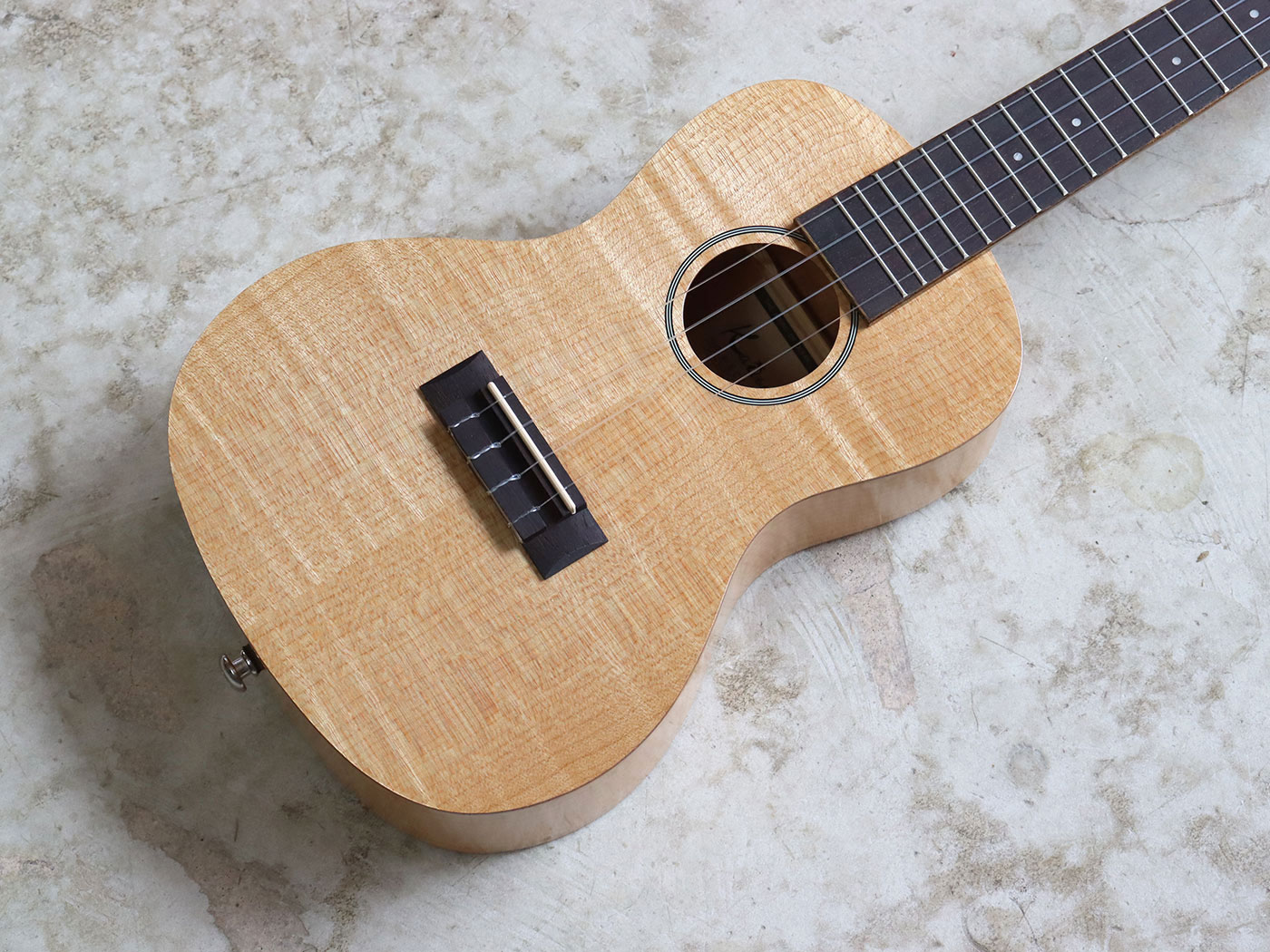 【中古・美品】Kai Ukulele KCI-90 コンサートウクレレ - 画像 (2)