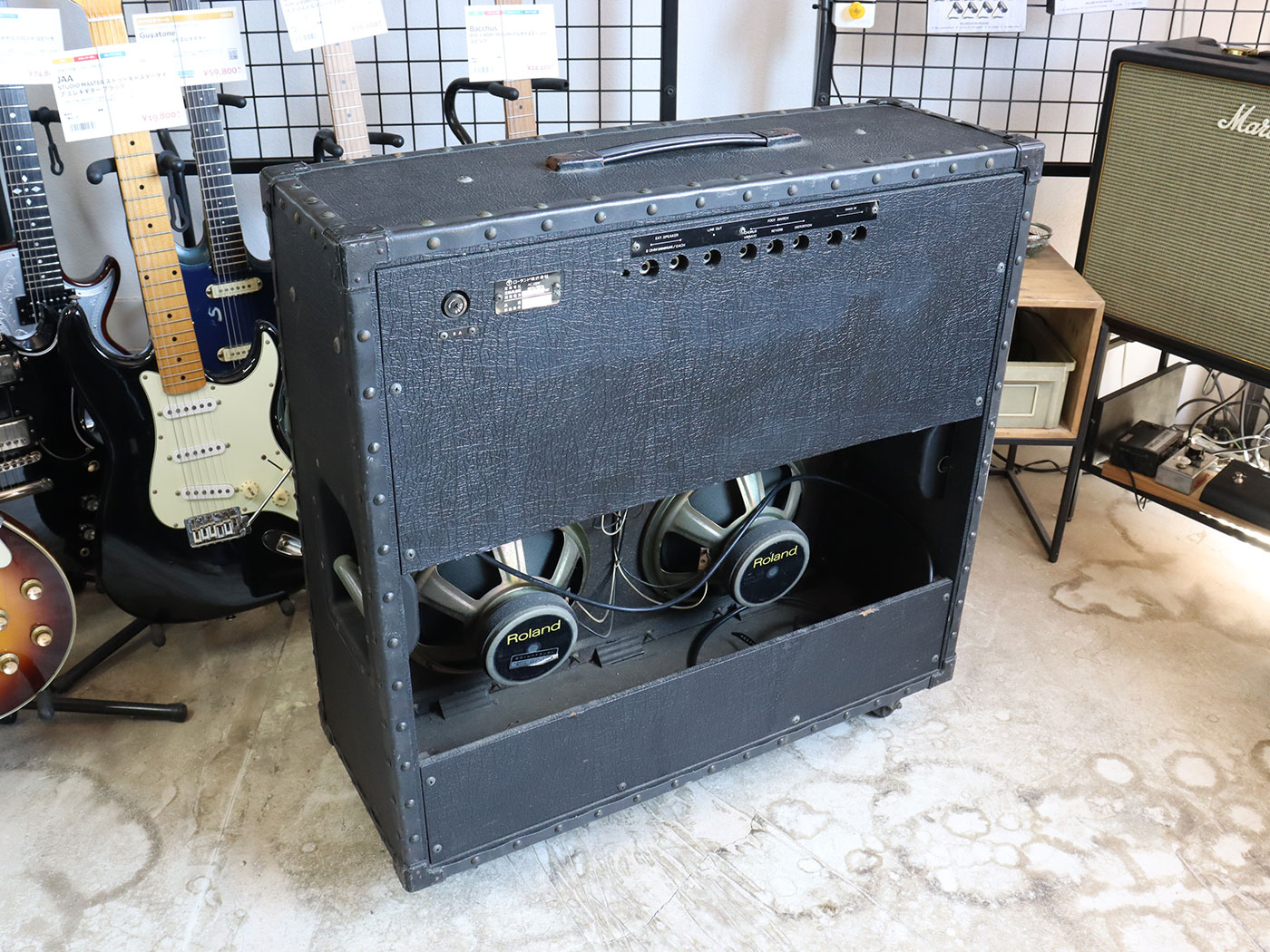 【中古・ジャンク】Roland JC-160 Jazz Chorus ギターコンボアンプ - 画像 (2)