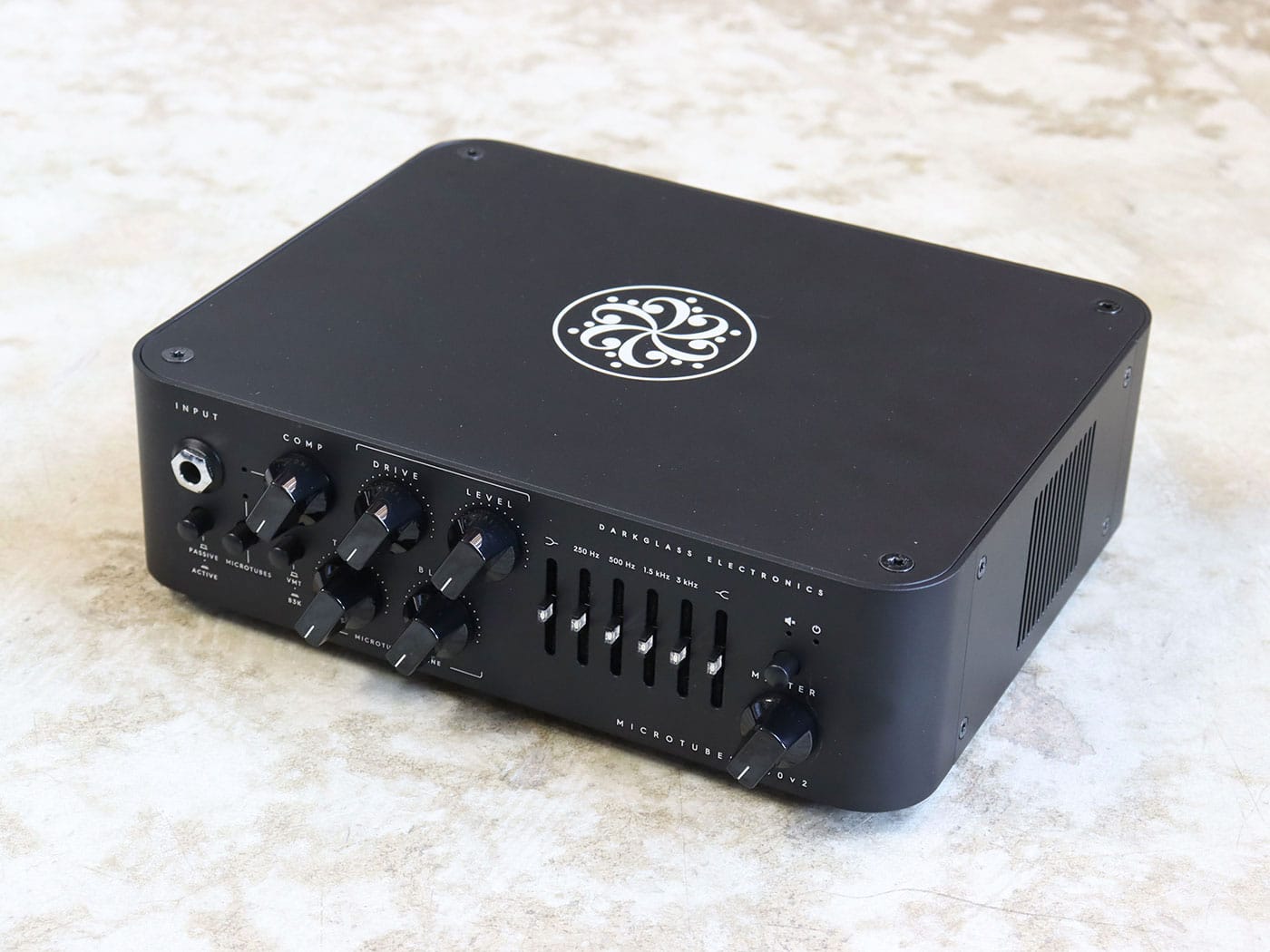 【中古・美品】Darkglass Electronics Microtubes 500 v2 ベースアンプヘッド - 画像 (2)