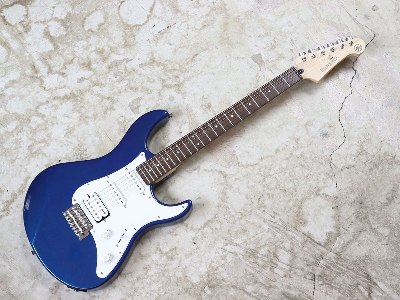 【中古】YAMAHA PACIFICA012 エレキギター