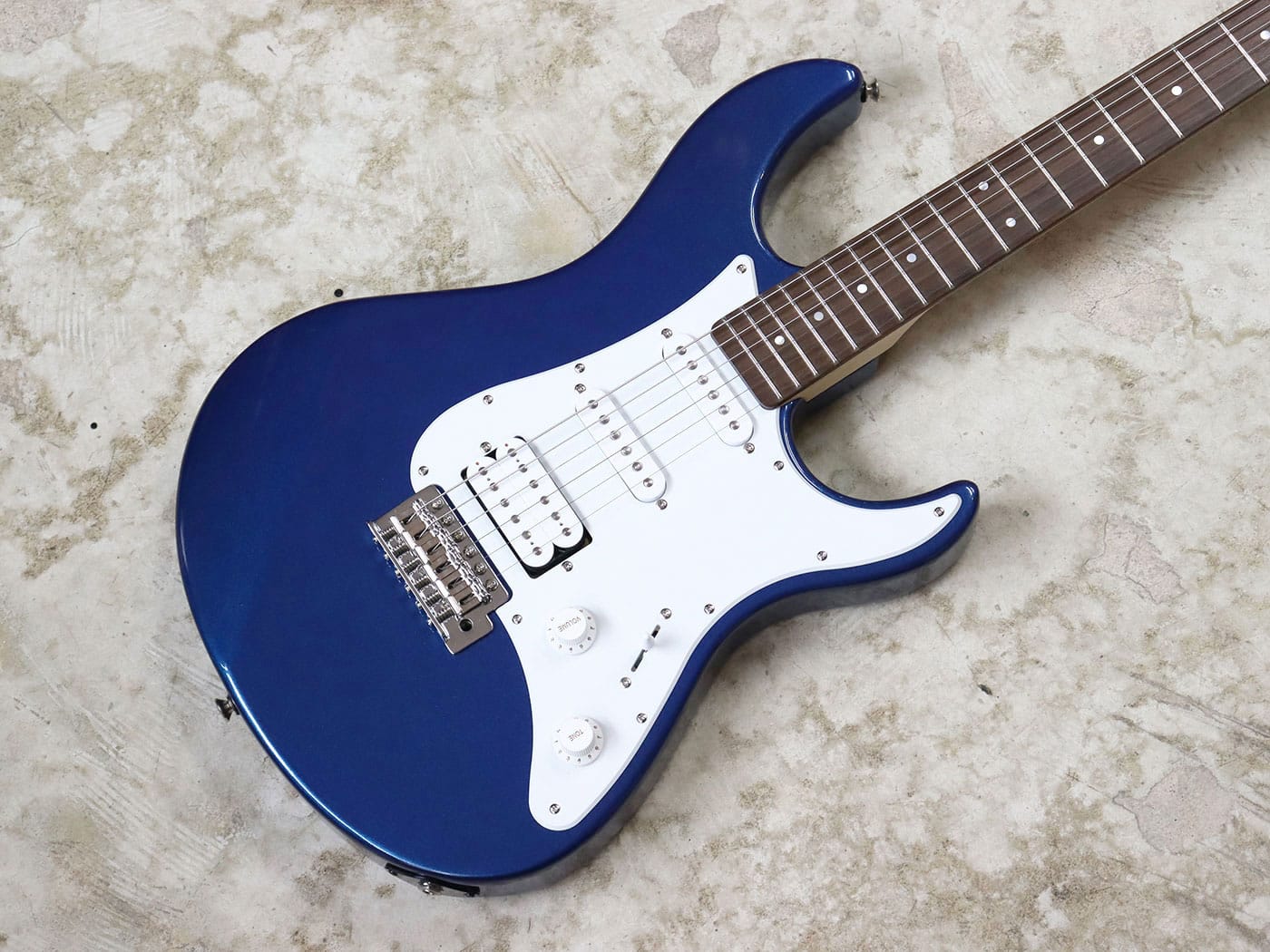 【中古】YAMAHA PACIFICA012 エレキギター - 画像 (2)