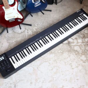 【中古・新品同様】Roland A-88mk2  88鍵盤MIDIキーボード MIDI2.0 USB-C対応 スリムサイズ